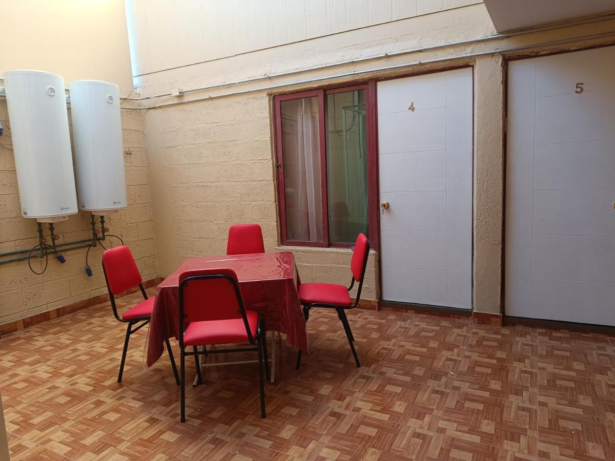 Hostal Ollague, Habitaciones Con Bano Privado Calama Zewnętrze zdjęcie